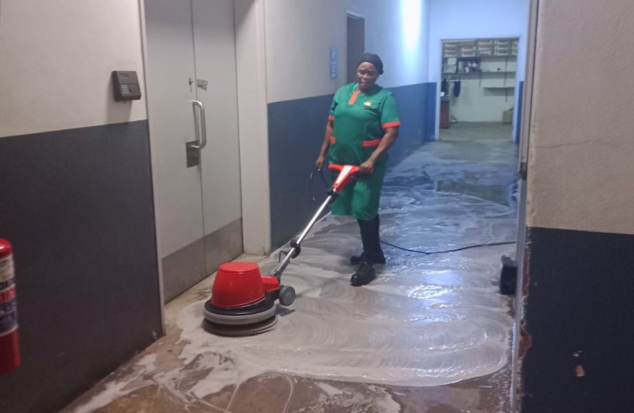 Floor-cleaning-using-floor-scrubber